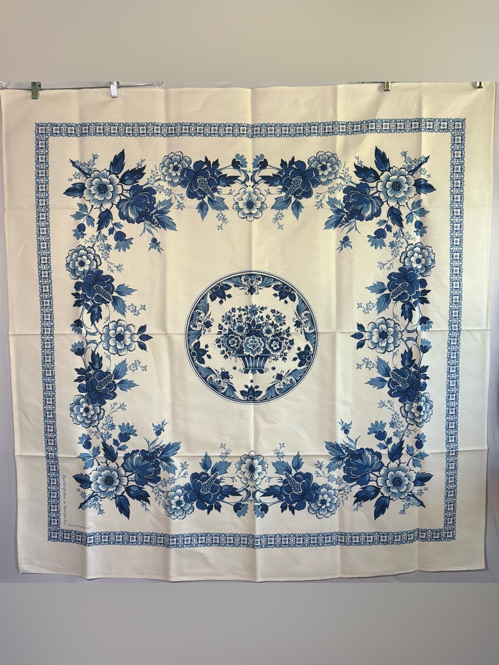 DELFT WARE TOILE TABLE CLOTH